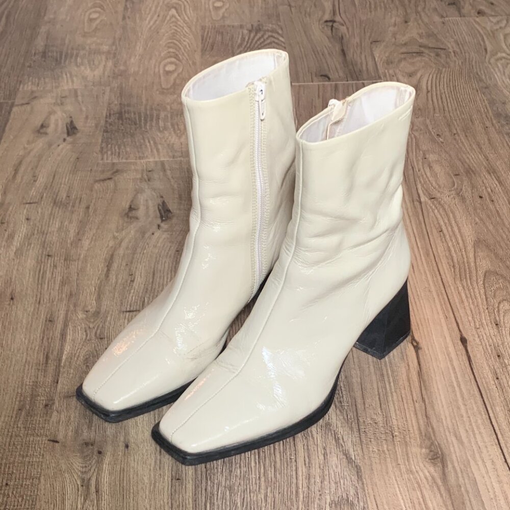 VAGABOND SHOEMAKERS Hedda Square Toe Boot Ivory - Size 39 - Picture 2 of 3